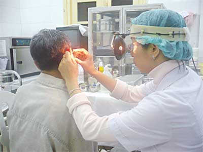 245cach-xu-tri-con-trung-chui-vao-tai.jpg 245cach-xu-tri-con-trung-chui-vao-tai.jpg