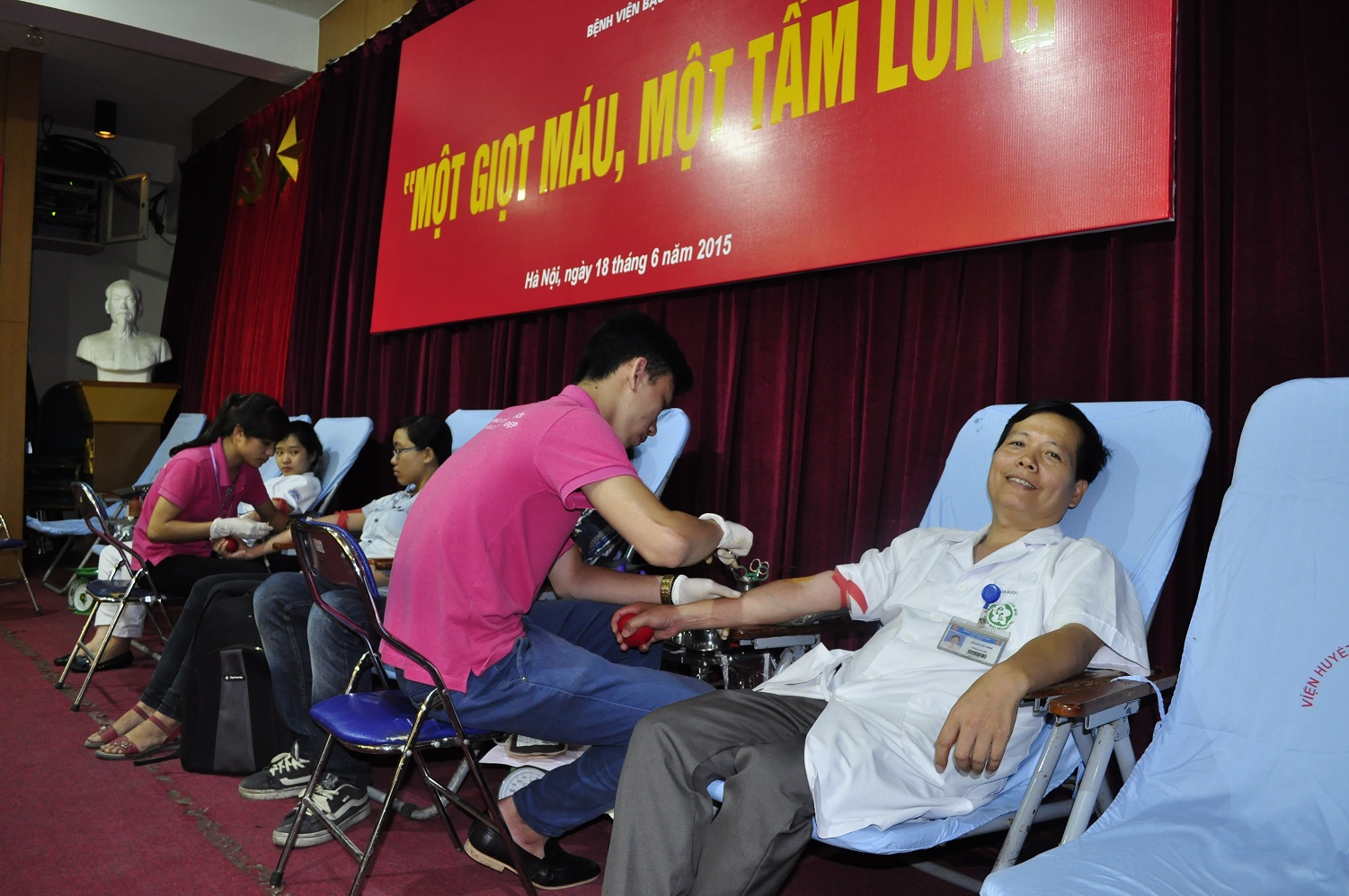 hien_mau_2.jpg hien_mau_2.jpg