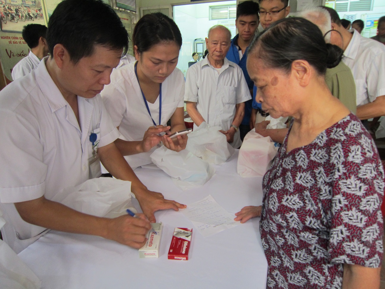 phat_thuoc.jpg phat_thuoc.jpg