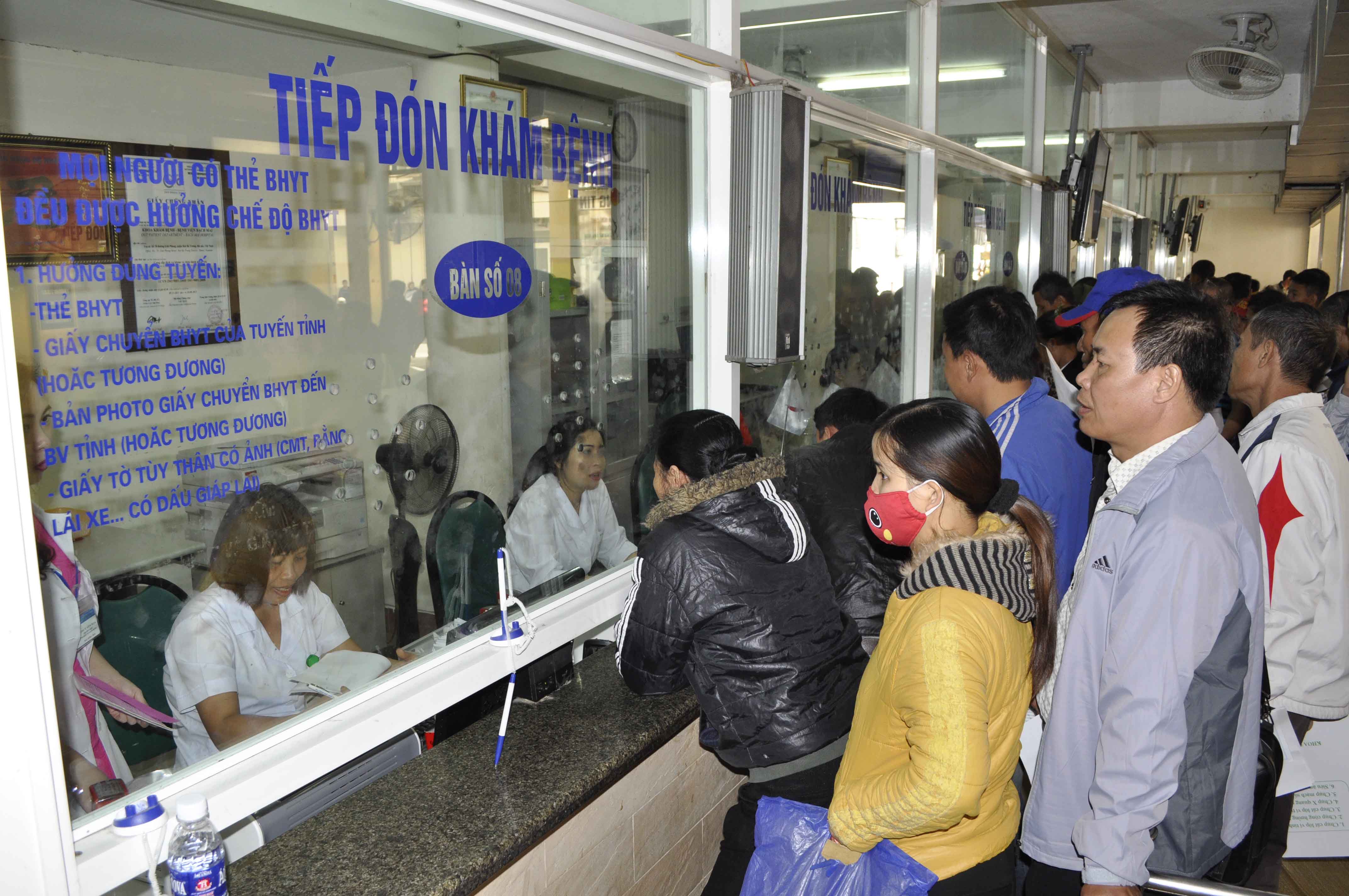 don_tiep_bn_co_bhyt_kham_benh_ti_bvbm.jpg