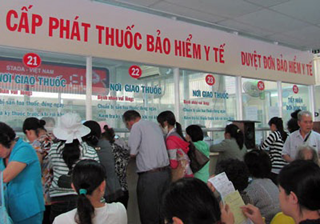 cap-phat-thuoc-cho-benh-nhan-bhyt--anh-nb-28d3d01012015061401.jpg