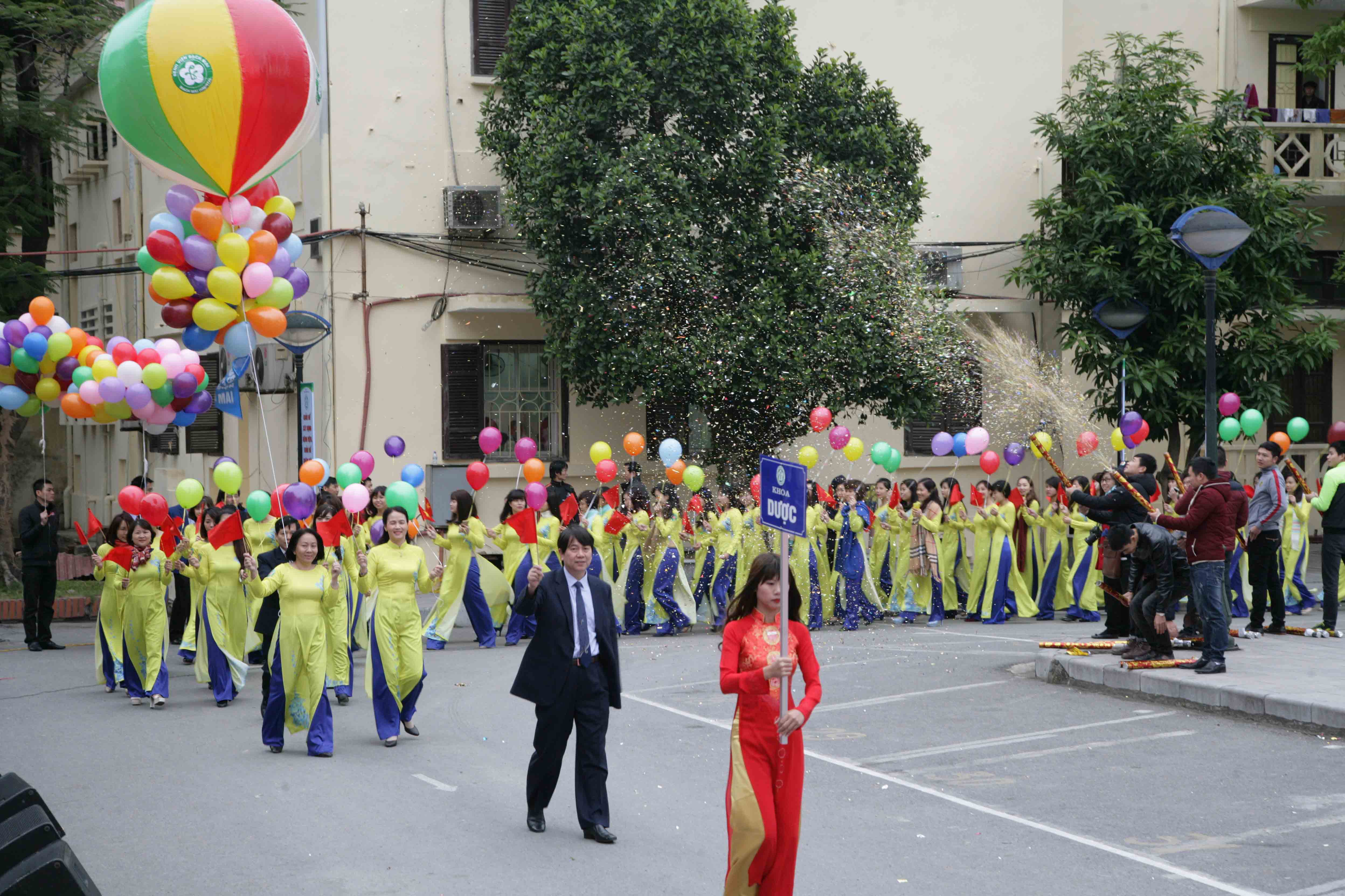 khoa_dc.jpg khoa_dc.jpg