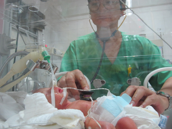 be-gau-con-cua-san_-phu-ung-thu.jpg be-gau-con-cua-san_-phu-ung-thu.jpg