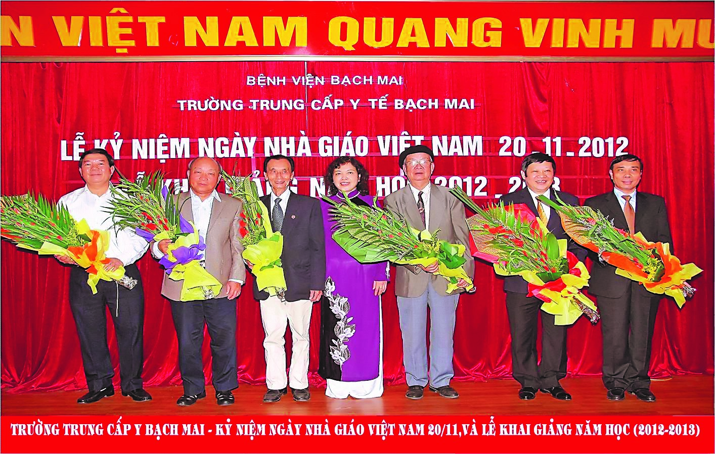 khai giang 2012