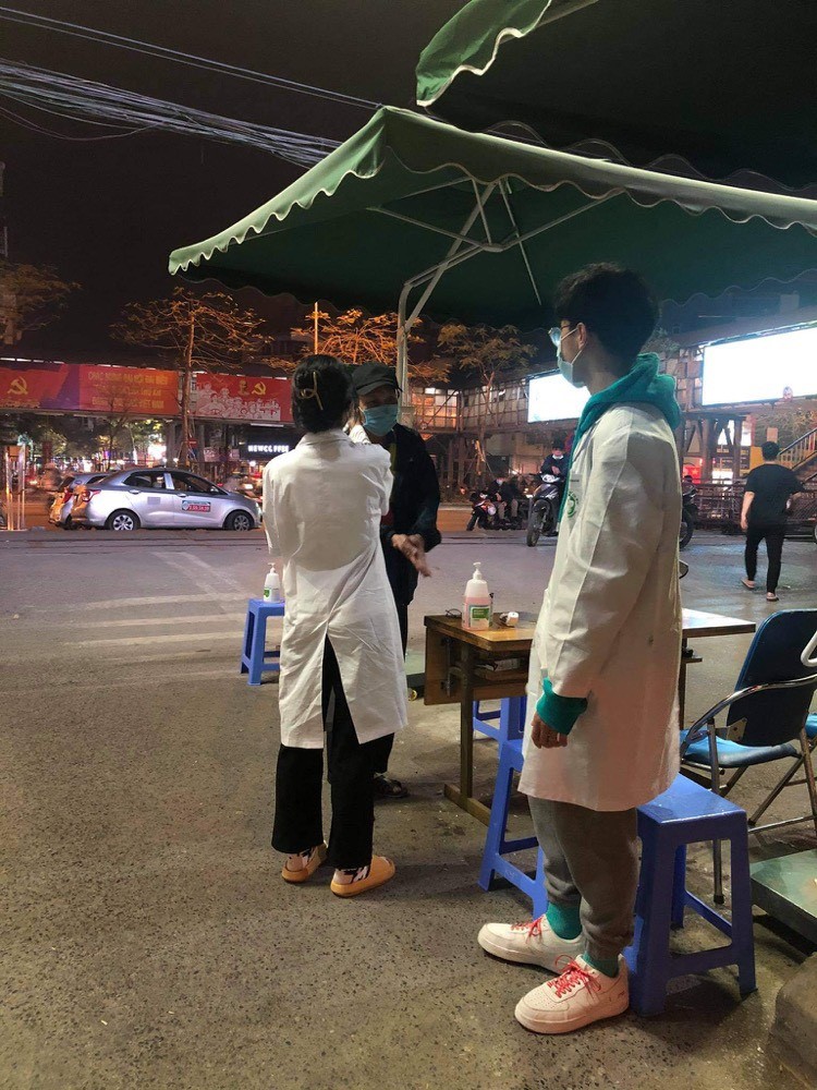 sinh vien tinh nguyen truong cao dang y te bach mai va tet tan suu dac biet tai benh vien1