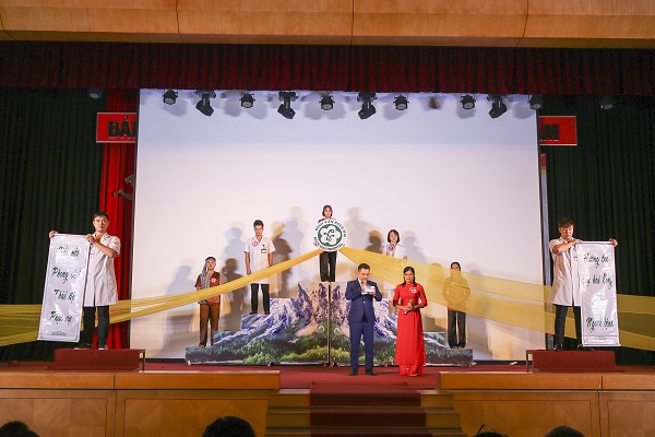 doi thi bach mai 1 1