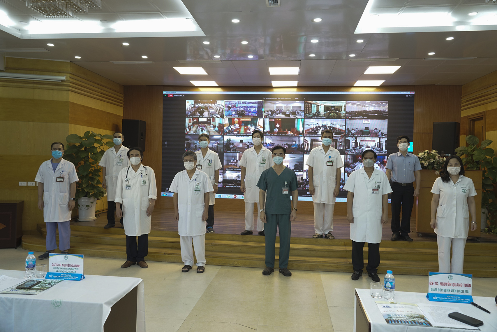 khoa tap huan dac biet voi su tham gia cua hon 5000 nhan vien y te ca nuoc2