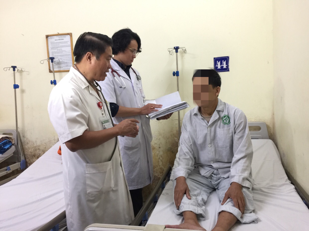 TS Tran Dinh Ha tham kham cho BN 2