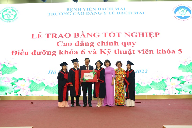 22.4.2022 trao bang 6