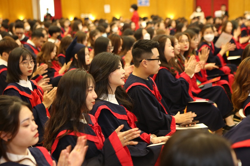 22.4.2022 trao bang 8