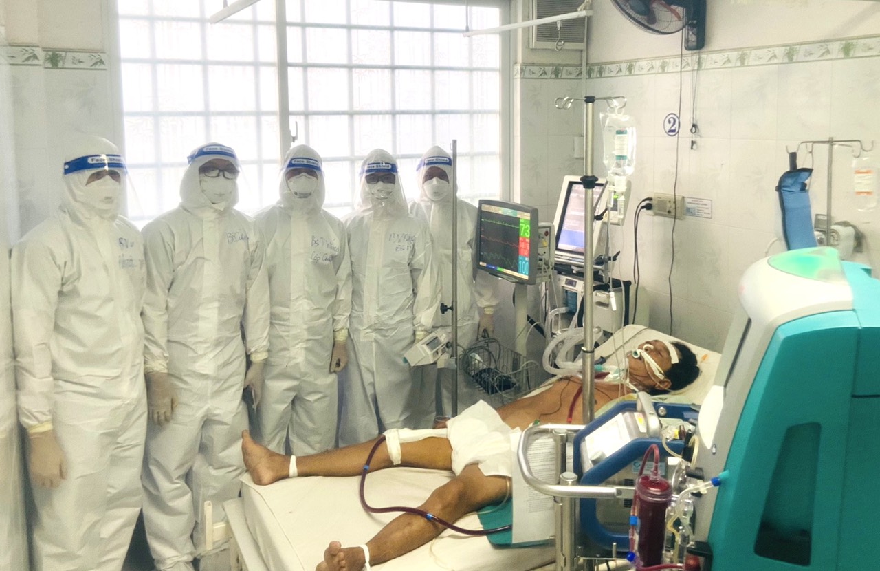 ekip trien khai ECMO