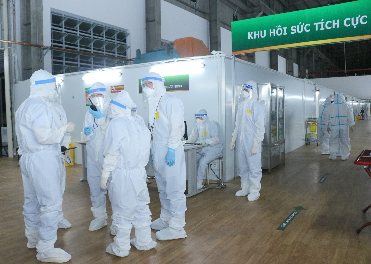 ben trong trung tam hoi suc tich cuc benh vien da chien 16 tphcm2