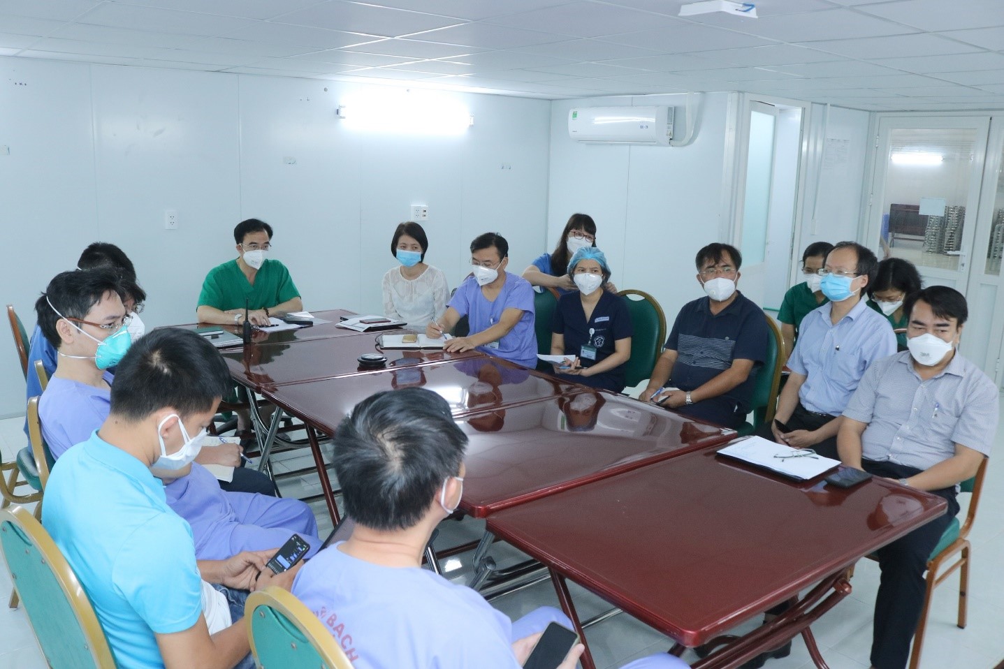 ben trong trung tam hoi suc tich cuc benh vien da chien 16 tphcm4