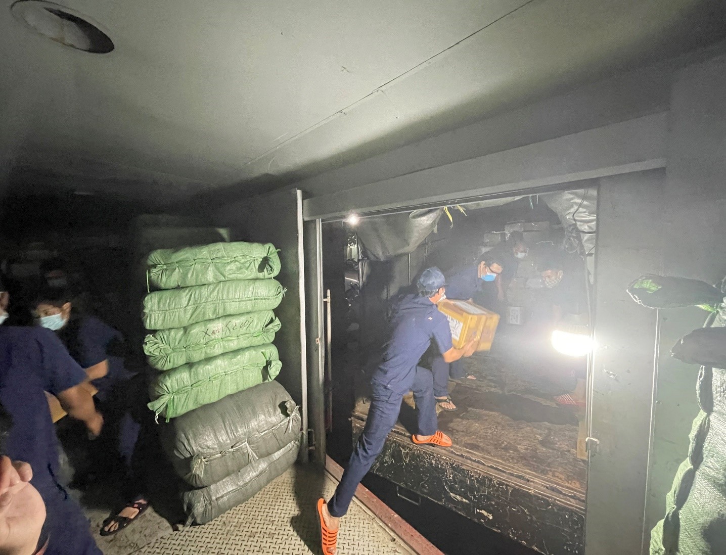 ben trong trung tam hoi suc tich cuc benh vien da chien 16 tphcm9