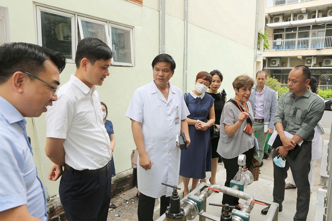 c0e18feab7e374bd2df2