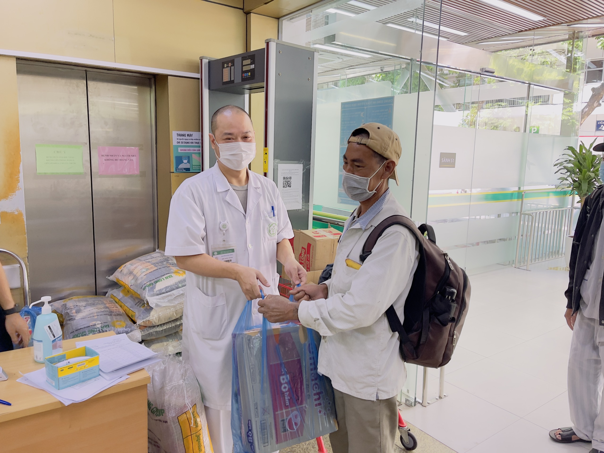 a74a2a25f1d9398760c81