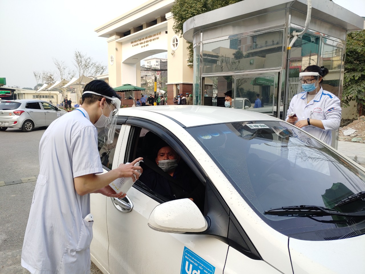 54f3e476b504465a1f15 1