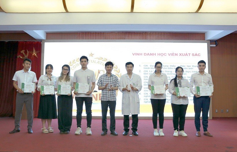 54e8b06da08a7ed4279b